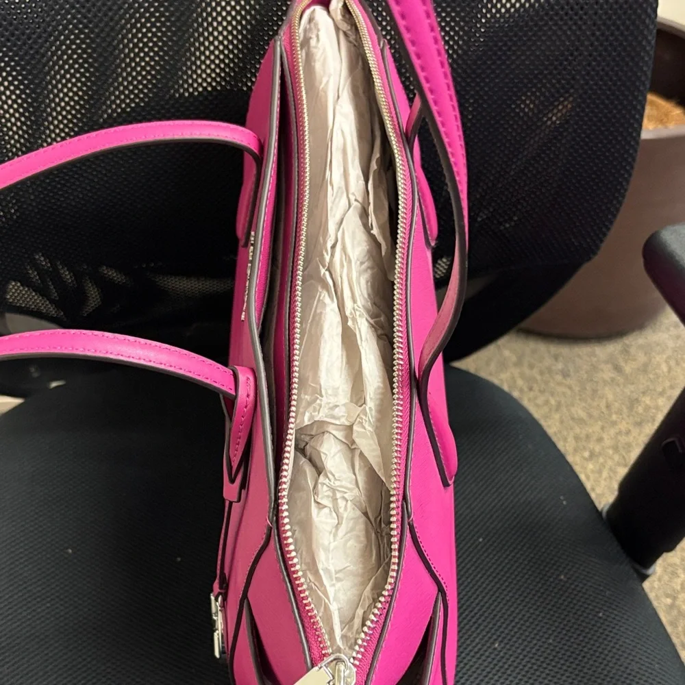 Michael Kors Fuchsia Tote Bag - Picture 4 of 4